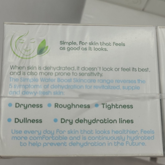 12 Simple moisturizing skin cream - Picture 3 of 4